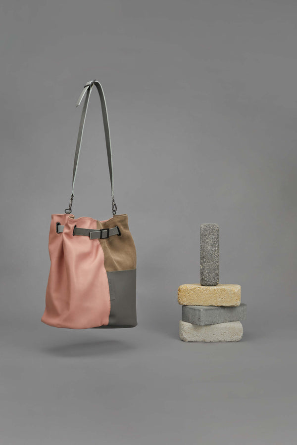 Shoulder bag in grey and pink leather