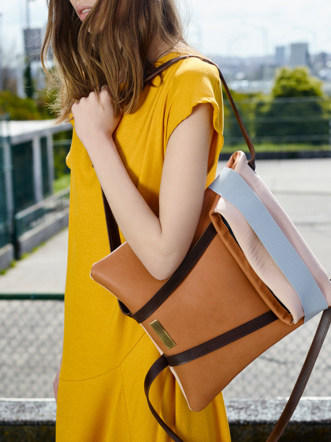 Slim laptop backpack in leather