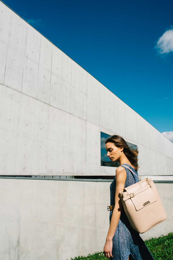 pink blush large shoulder bag in leather 